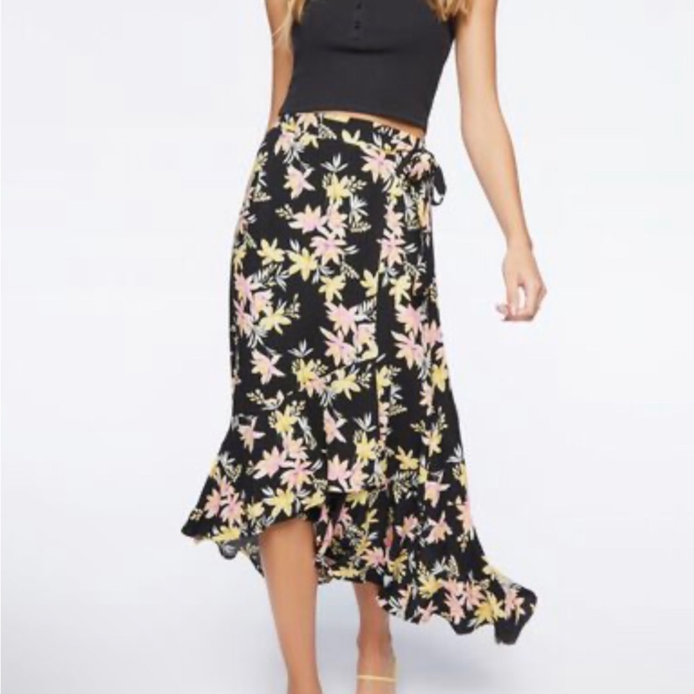 NWOT Forever 21 High Low Skirt